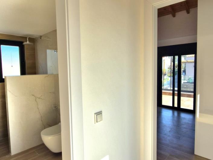 Image No.16-2 Bed Maisonette for sale