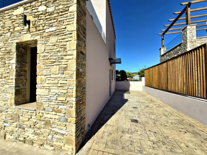 Image No.31-2 Bed Maisonette for sale