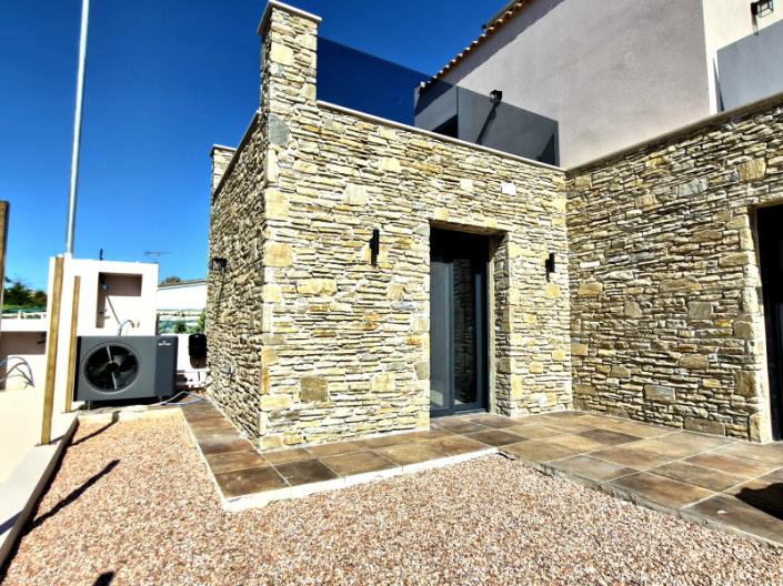 Image No.32-2 Bed Maisonette for sale