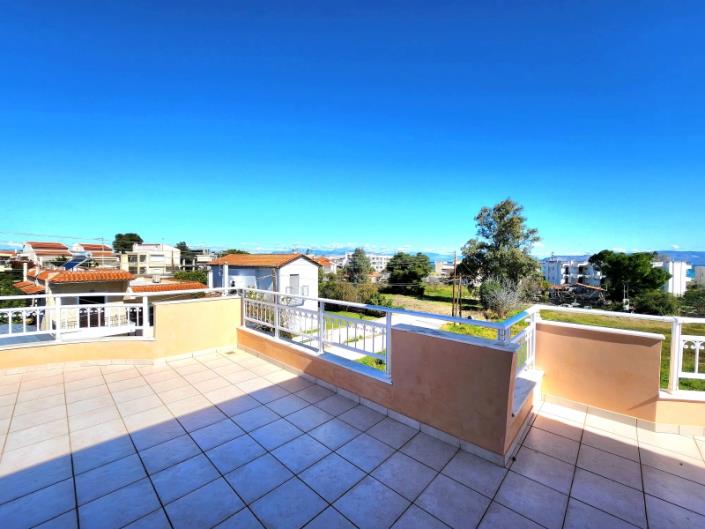 Image No.3-Maison de 4 chambres à vendre à Vrahati