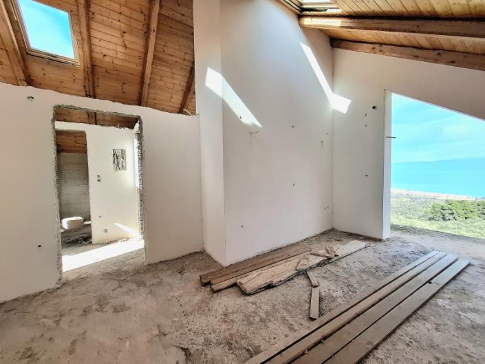 Image No.16-4 Bed House for sale