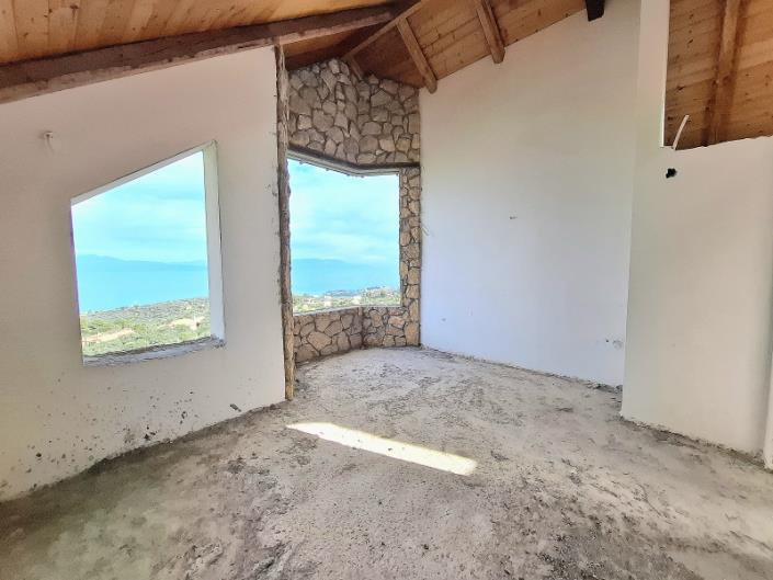 Image No.18-4 Bed House for sale