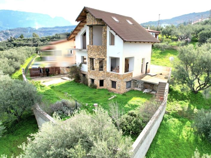 Image No.23-4 Bed House for sale