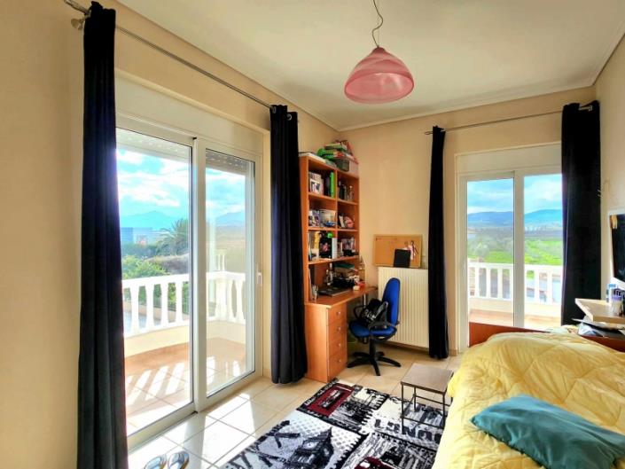 Image No.27-4 Bed House for sale