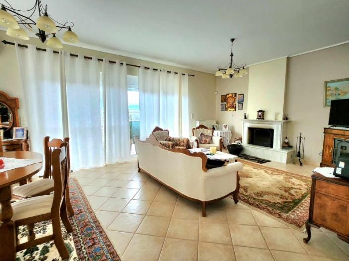 Image No.12-4 Bed House for sale