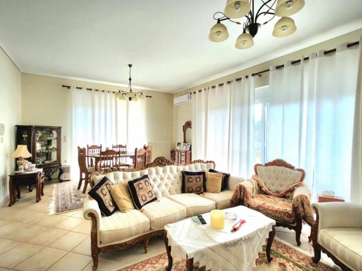 Image No.18-4 Bed House for sale