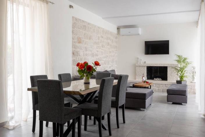 Image No.10-4 Bed Villa for sale