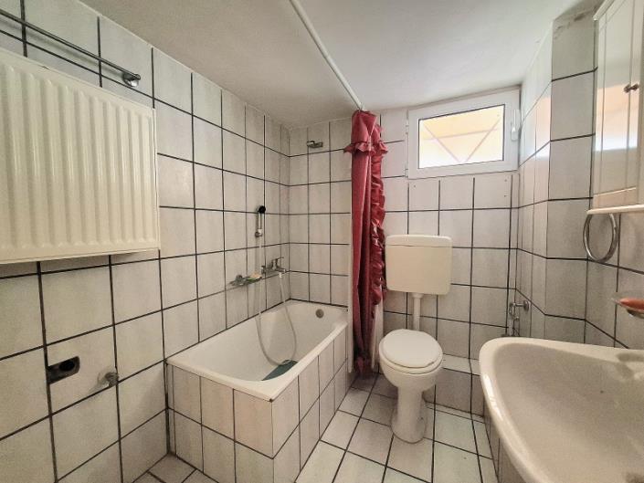 Image No.18-2 Bed Semi-Detached for sale