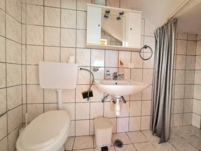 Image No.16-2 Bed Semi-Detached for sale