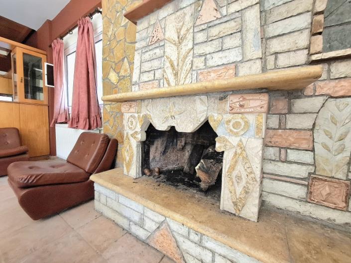 Image No.15-2 Bed Semi-Detached for sale