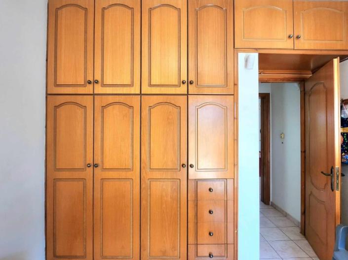 Image No.18-6 Bed House for sale