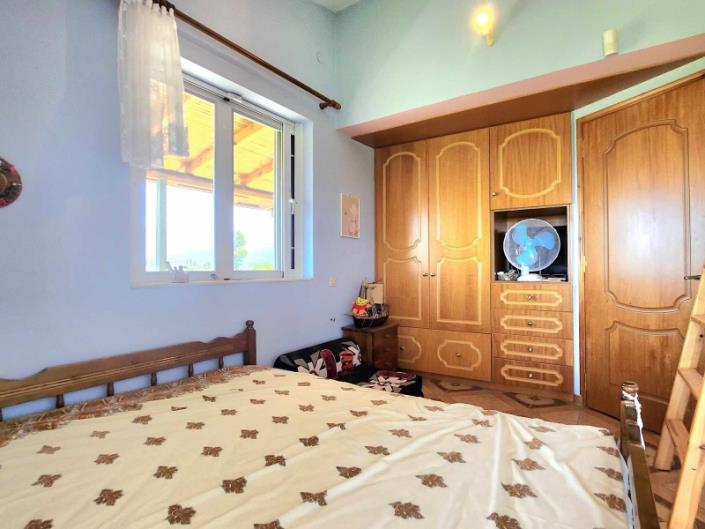 Image No.17-6 Bed House for sale