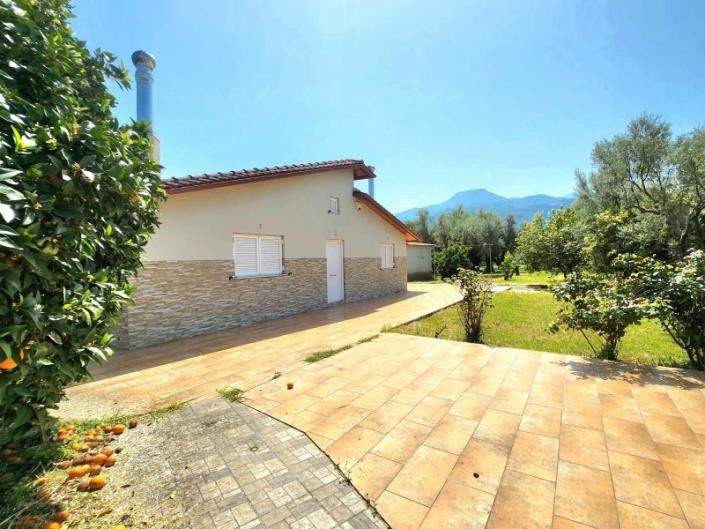 Image No.30-6 Bed House for sale