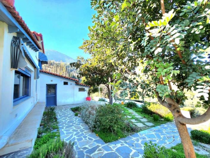 Image No.27-4 Bed Country House for sale