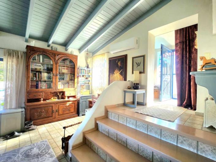 Image No.6-4 Bed Country House for sale