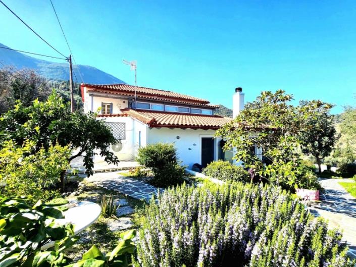 Image No.30-4 Bed Country House for sale