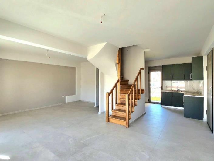 Image No.5-3 Bed House for sale