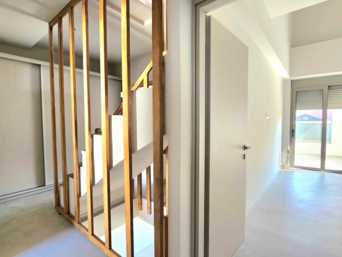 Image No.21-3 Bed House for sale