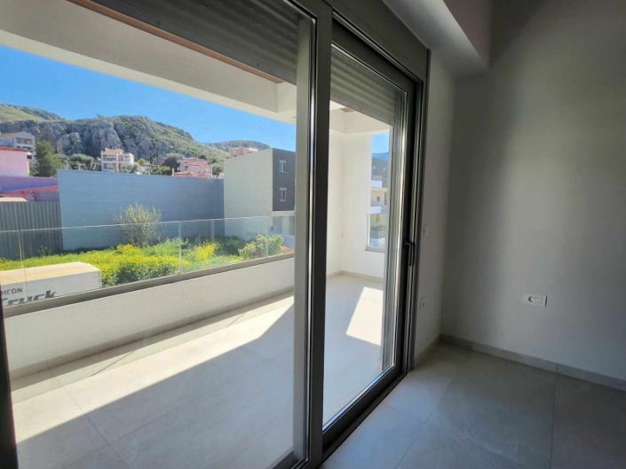 Image No.12-3 Bed House for sale