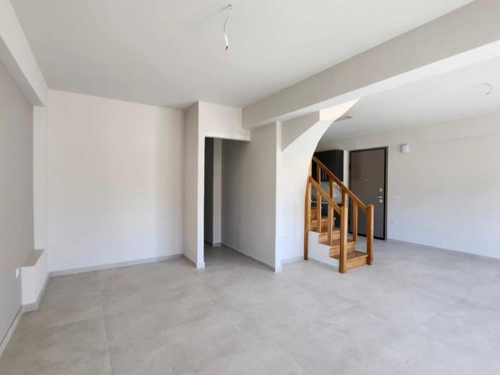 Image No.15-3 Bed House for sale