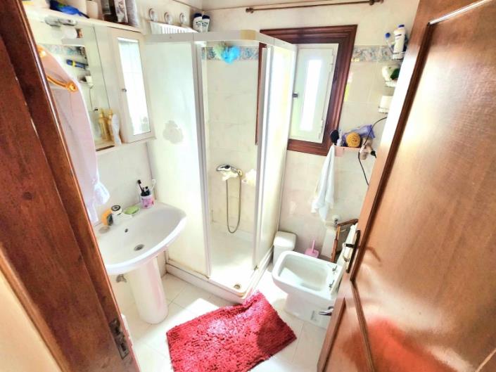 Image No.12-3 Bed House for sale