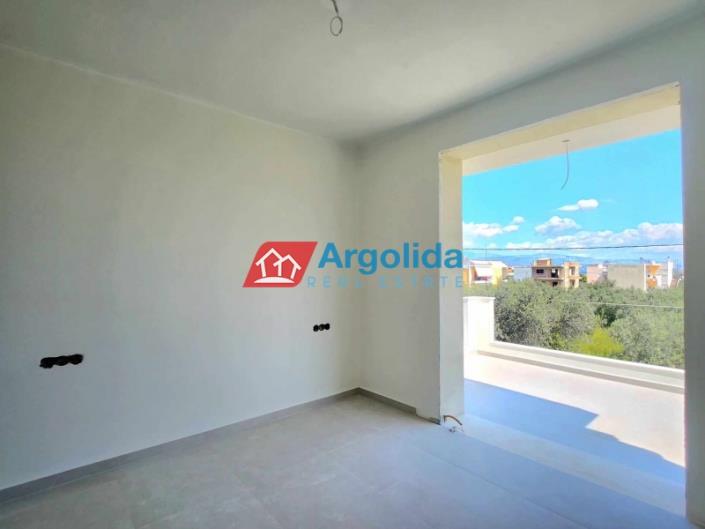 Image No.20-2 Bed House for sale