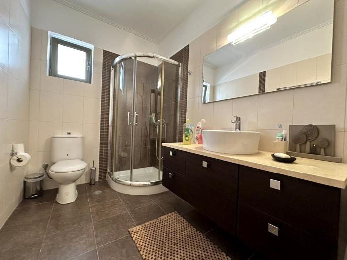 Image No.22-Maison / Villa de 4 chambres à vendre à Kiveri