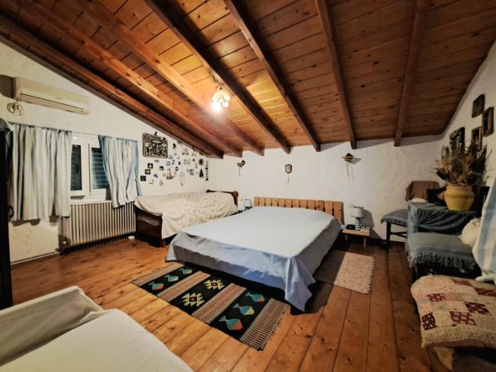 Image No.17-4 Bed House for sale