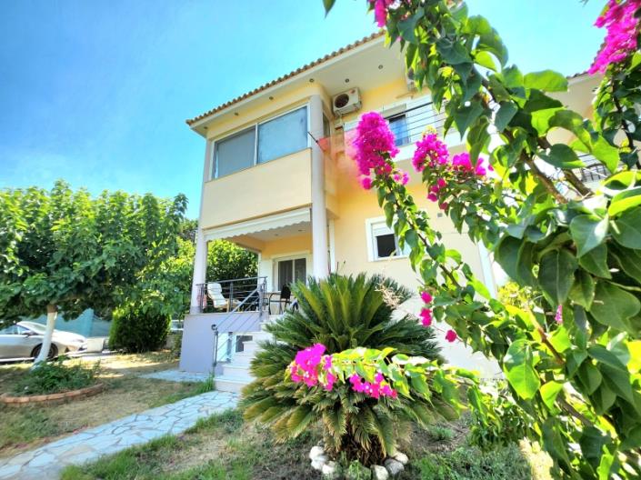 Image No.1-3 Bed House for sale
