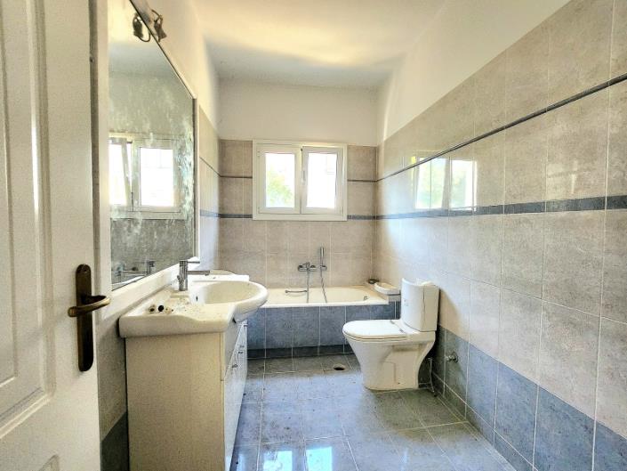 Image No.16-4 Bed House for sale