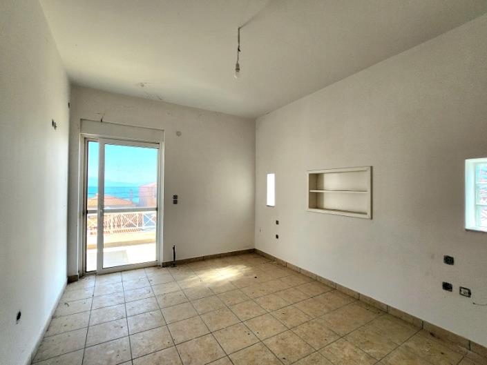 Image No.10-4 Bed House for sale