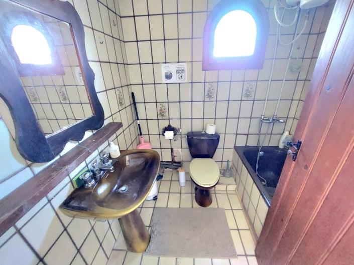 Image No.23-4 Bed House for sale