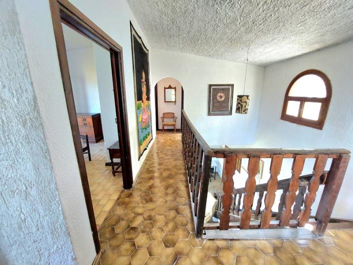 Image No.21-4 Bed House for sale