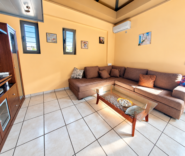 Image No.13-2 Bed House for sale