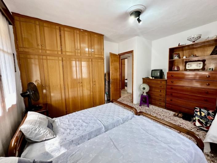 Image No.11-2 Bed House for sale