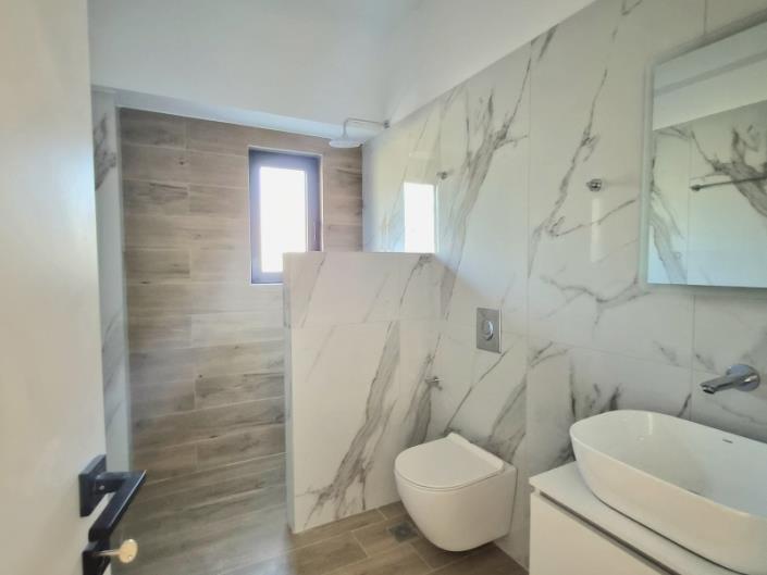 Image No.14-2 Bed Maisonette for sale