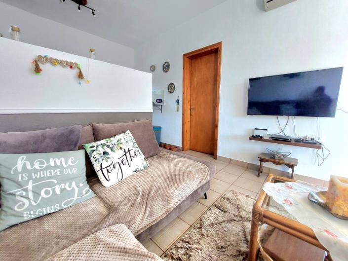 Image No.8-2 Bed House for sale