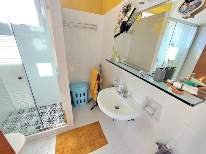 Image No.21-2 Bed House for sale