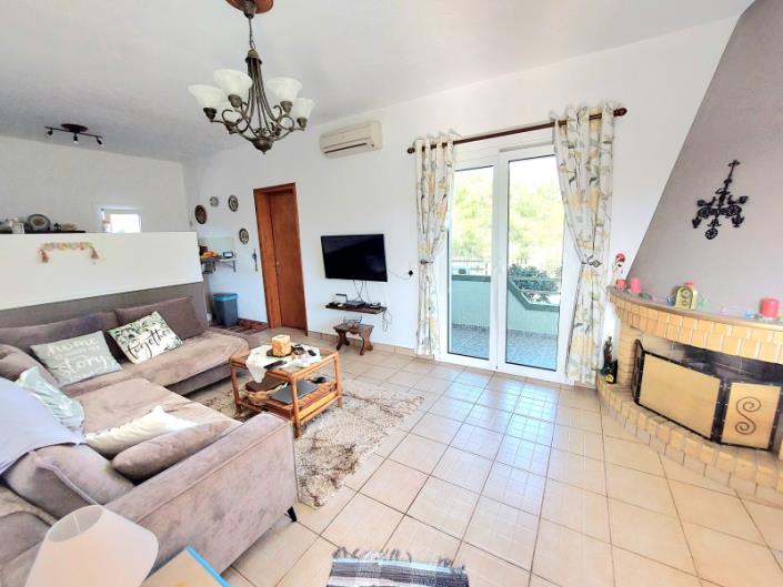 Image No.4-2 Bed House for sale