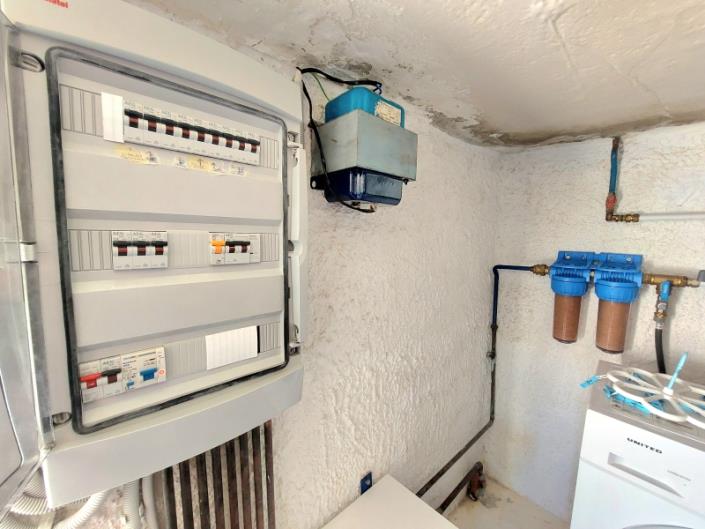 Image No.33-2 Bed House for sale