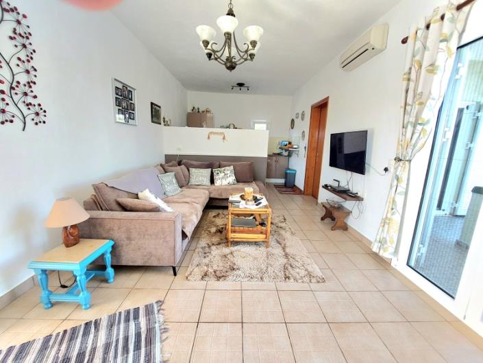 Image No.10-2 Bed House for sale