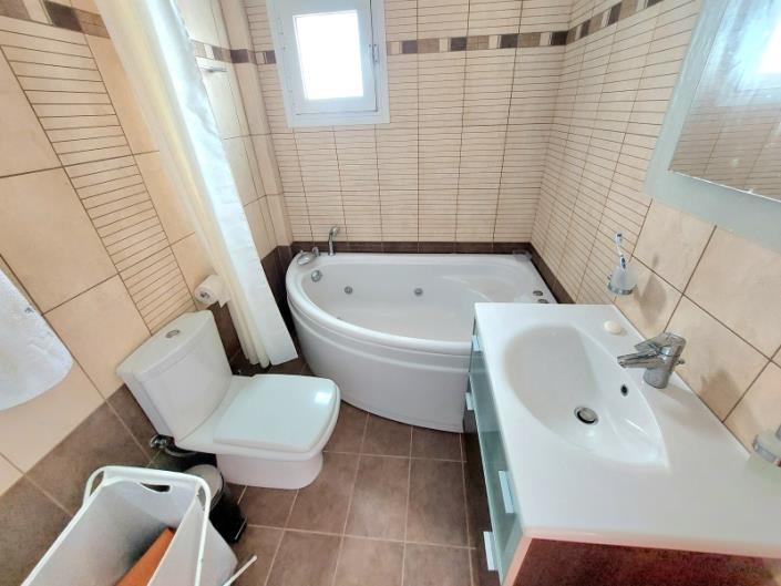 Image No.22-2 Bed Semi-Detached for sale