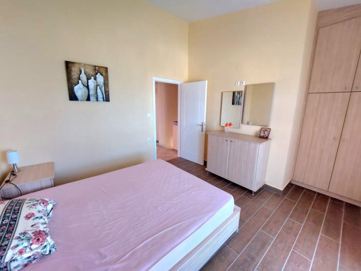 Image No.24-2 Bed Semi-Detached for sale