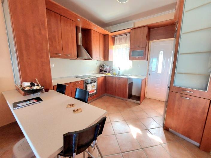 Image No.16-2 Bed Semi-Detached for sale