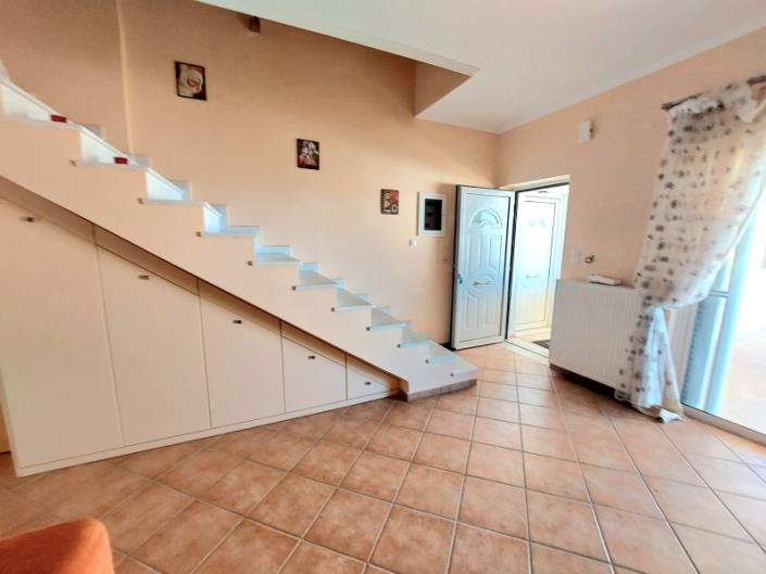 Image No.17-2 Bed Semi-Detached for sale