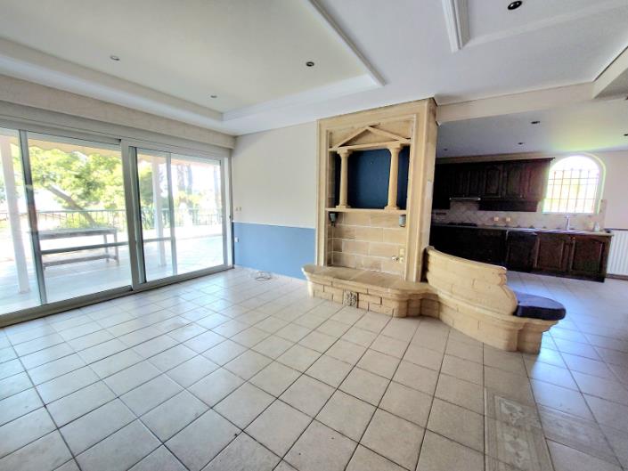 Image No.11-2 Bed House for sale