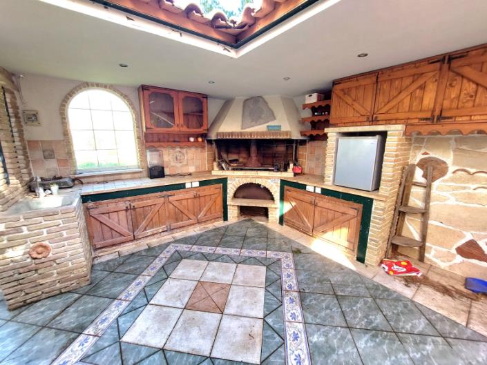 Image No.8-2 Bed House for sale