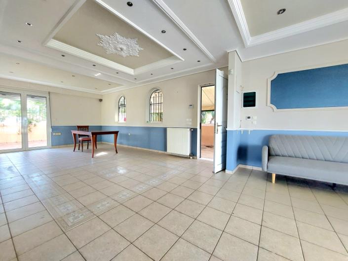 Image No.17-2 Bed House for sale