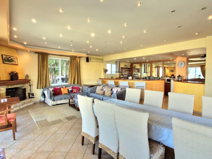 Image No.11-7 Bed Villa for sale