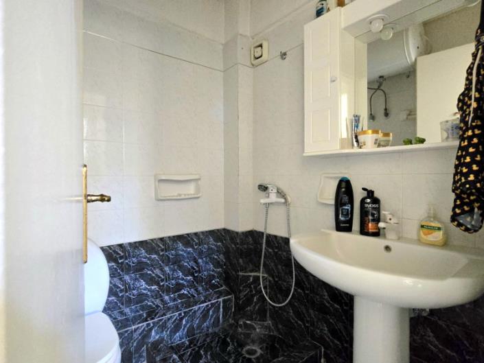 Image No.19-2 Bed Semi-Detached for sale